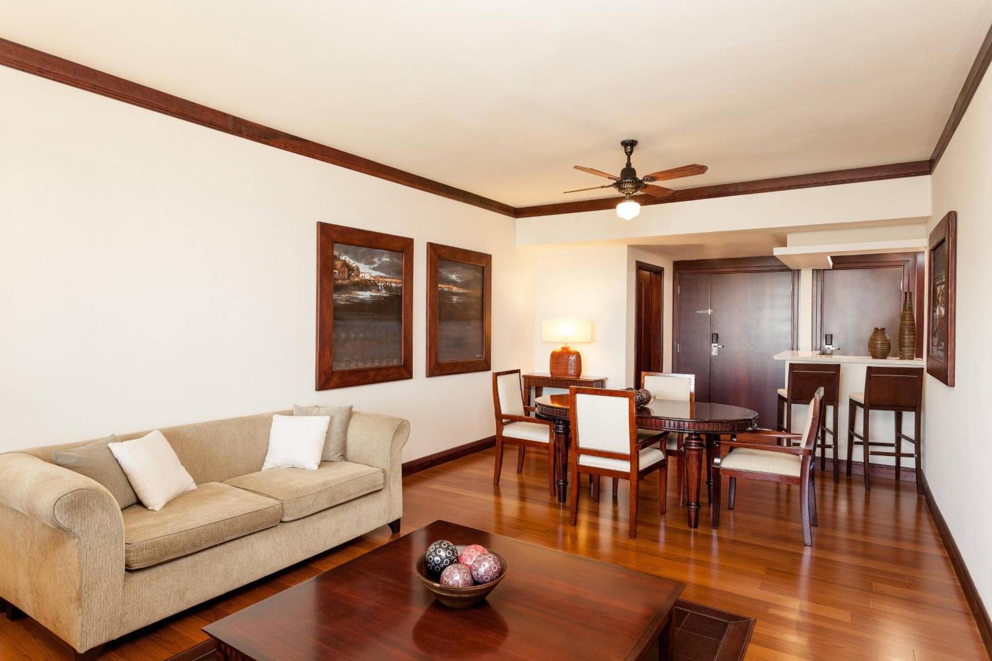 Suite más grande con balcón y vistas al río - Cama extragrande