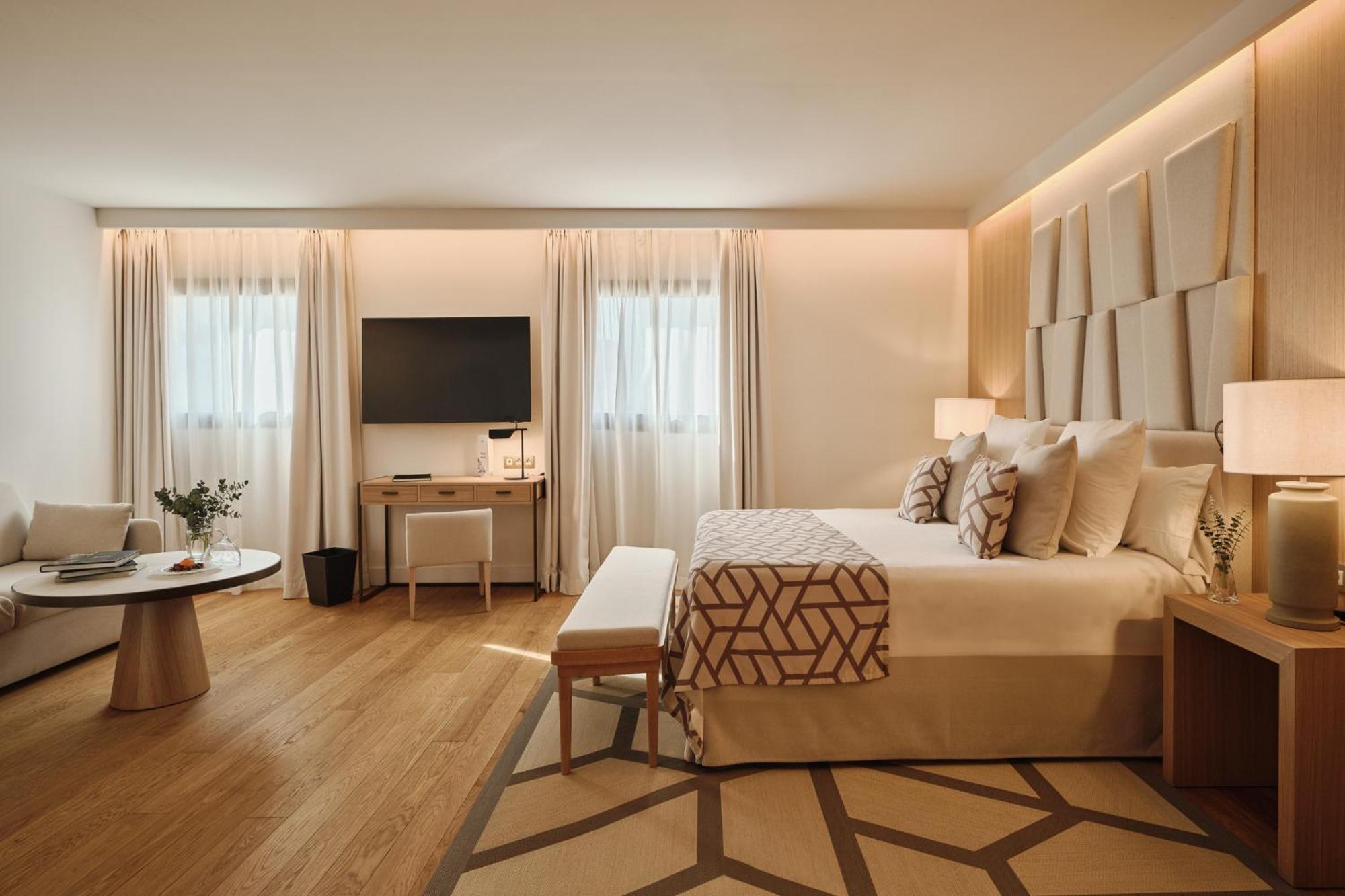 Junior Suite,1746818133:JPEG