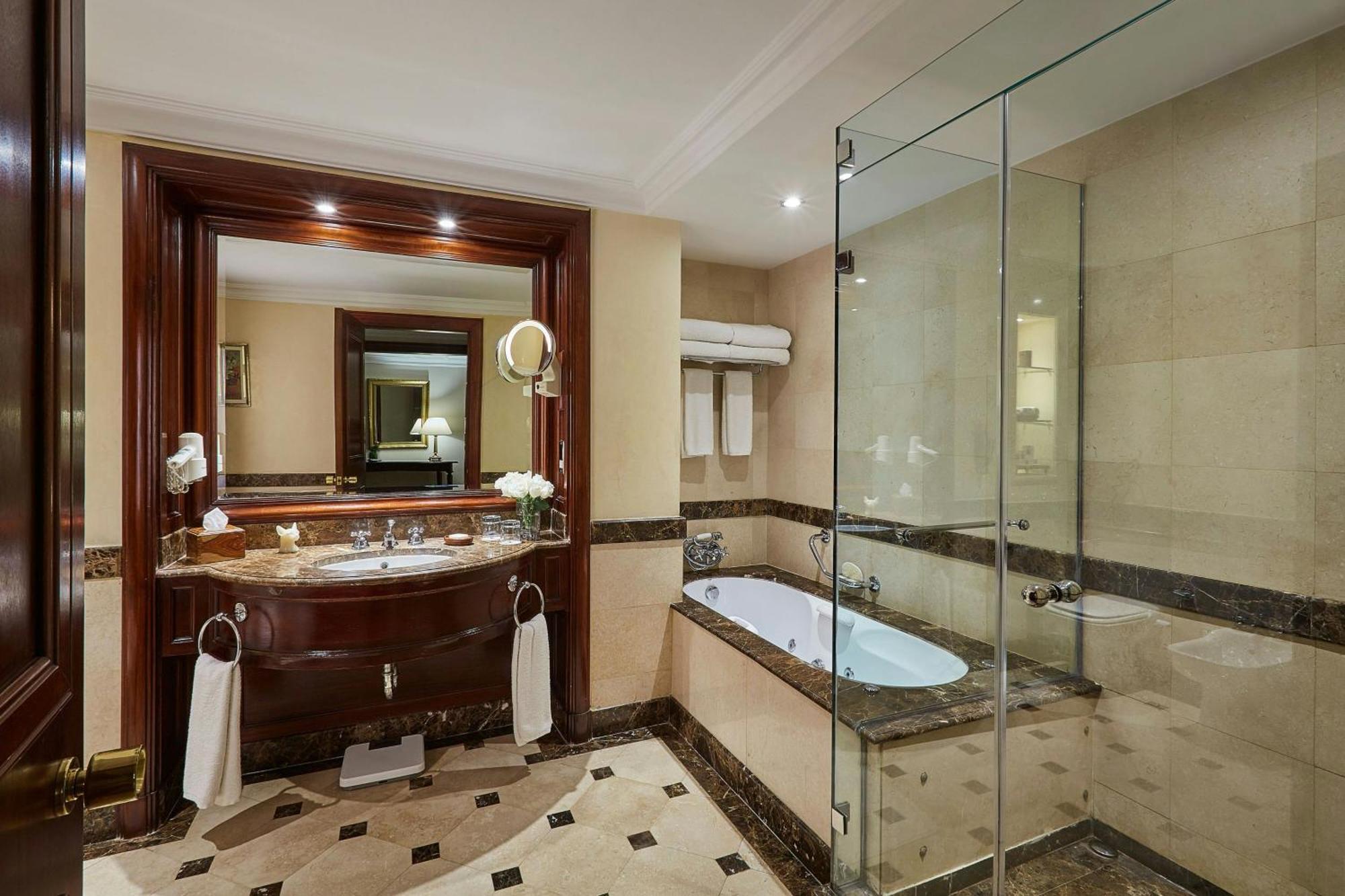 Habitación Doble Deluxe con acceso al jardín - 2 camas