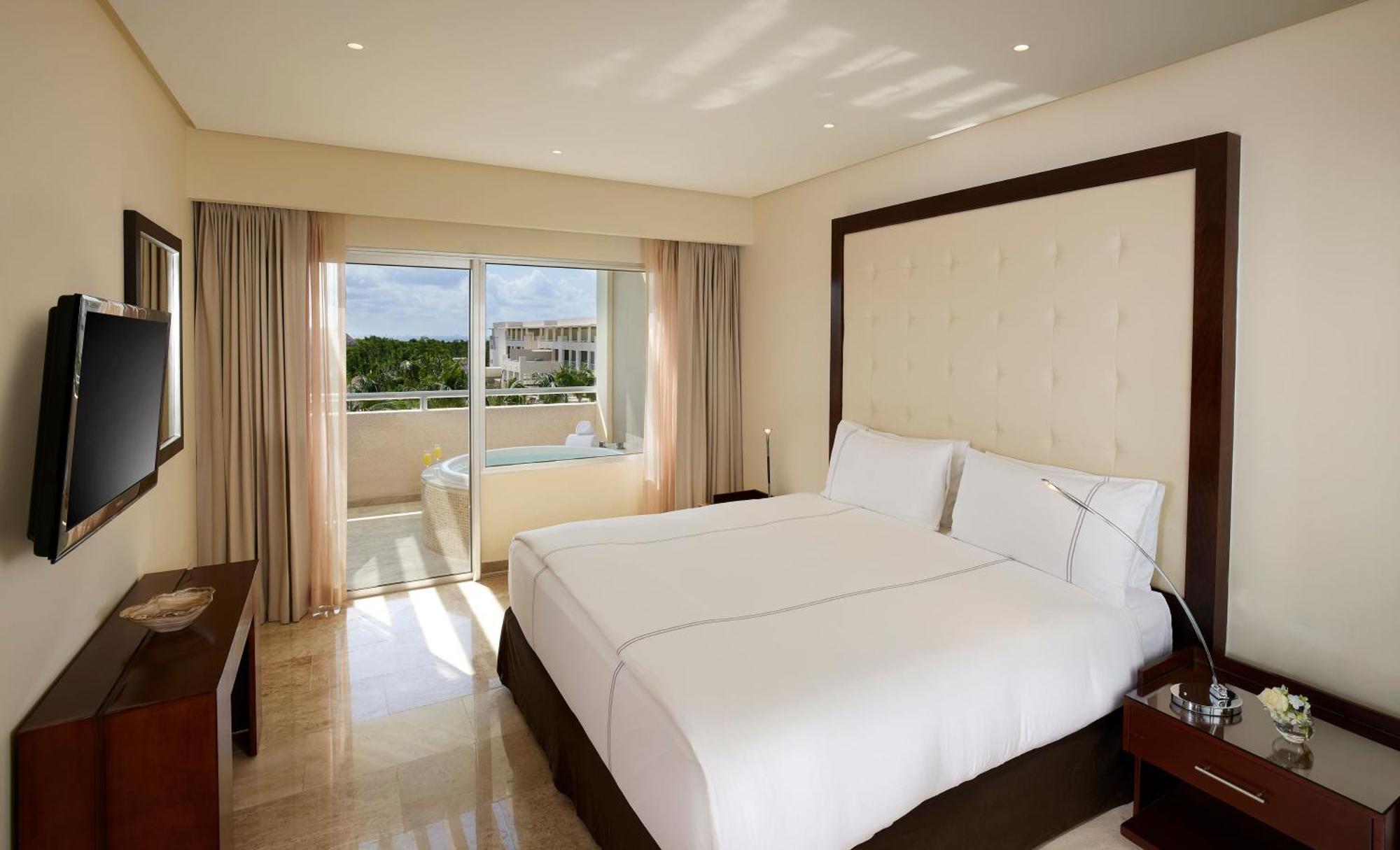 Master Suite Nature View,1758336316:JPEG