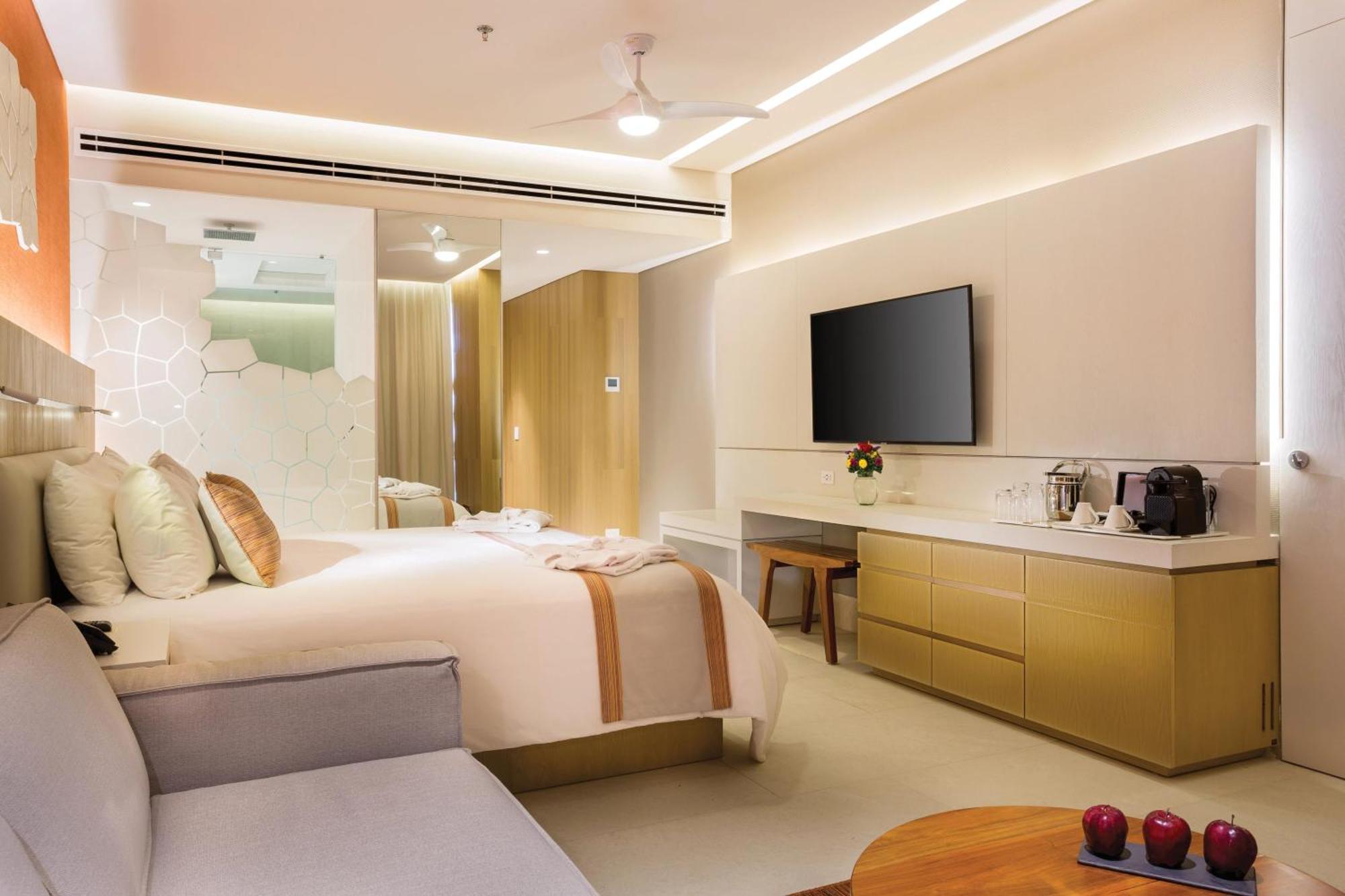 Deluxe Crew Suite golf Ocean View