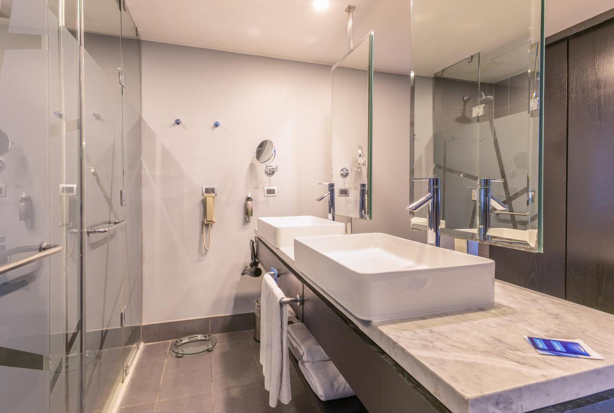 Suite Junior con bañera de hidromasaje - 1 cama extragrande - No fumadores