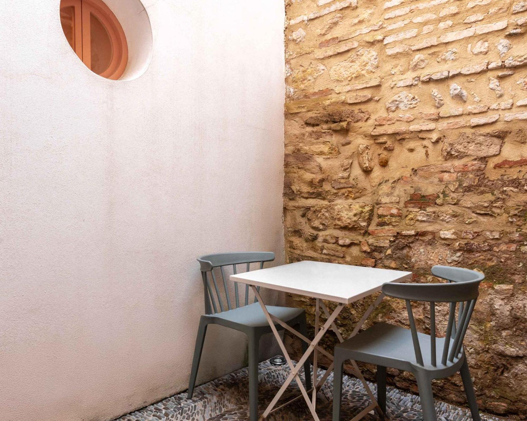 Estudio con patio privado