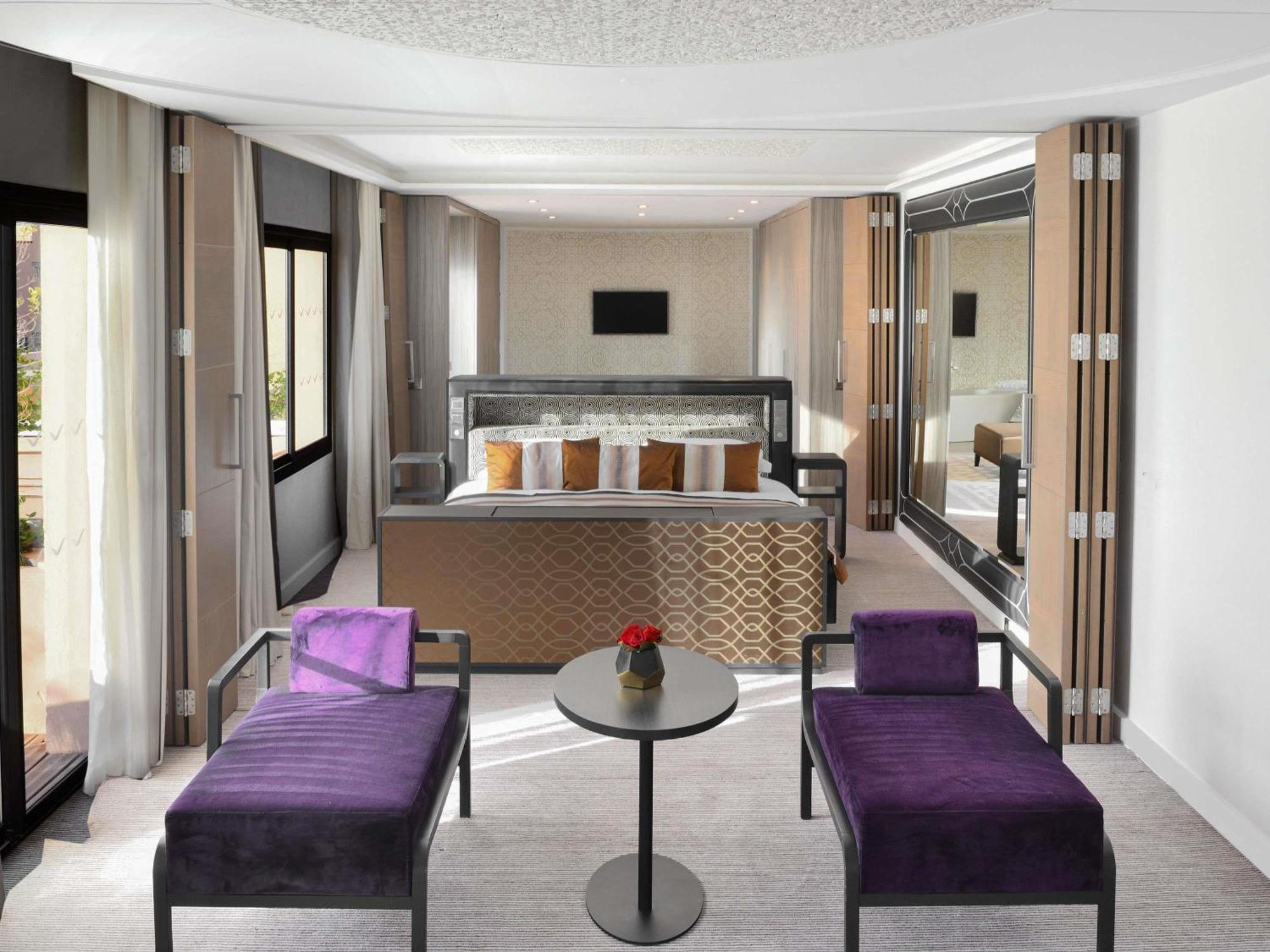 Ático de 2 dormitorios con sala de estar y piscina privada