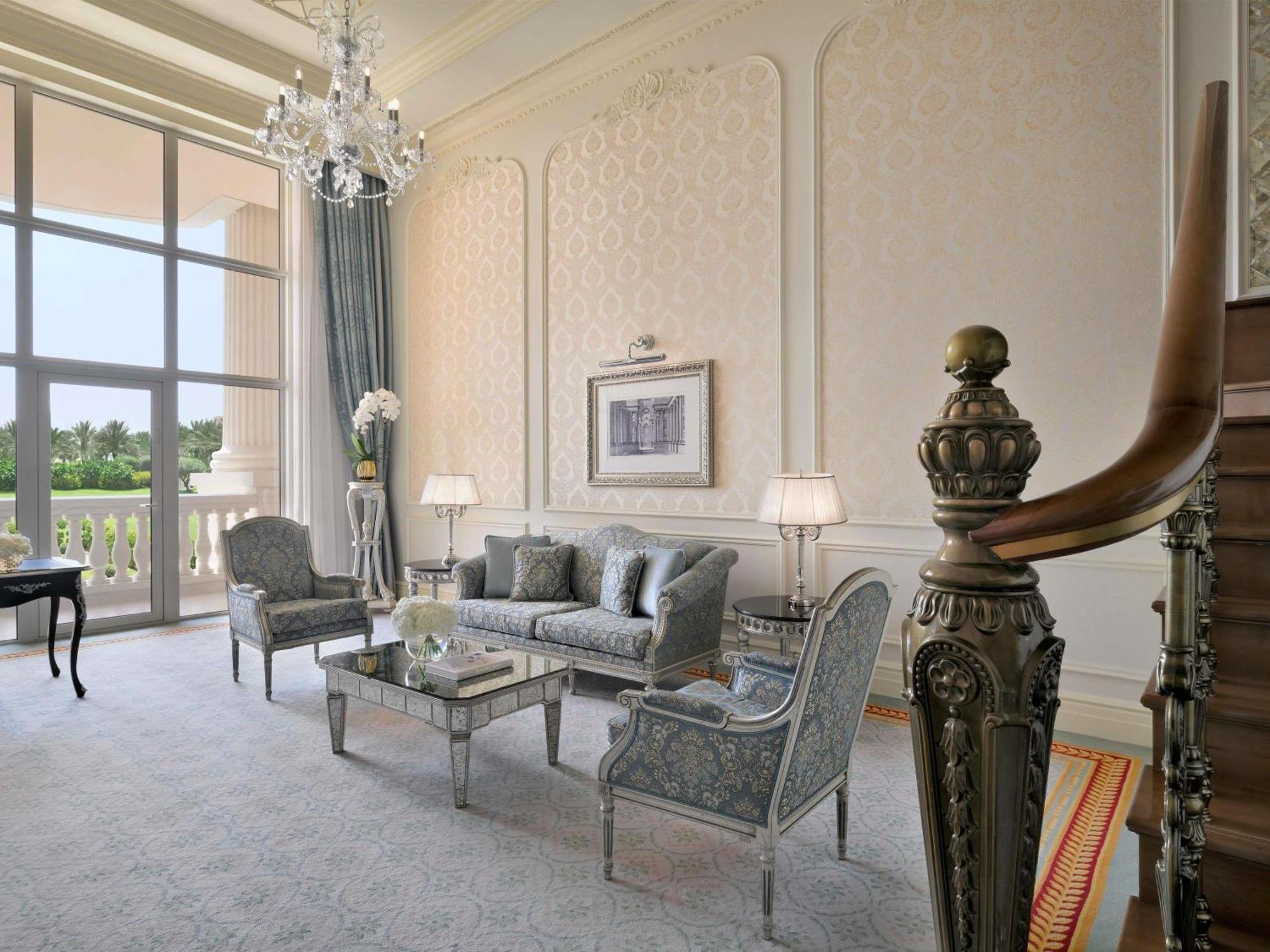 Suite Dúplex con balcón y acceso al salón Club
