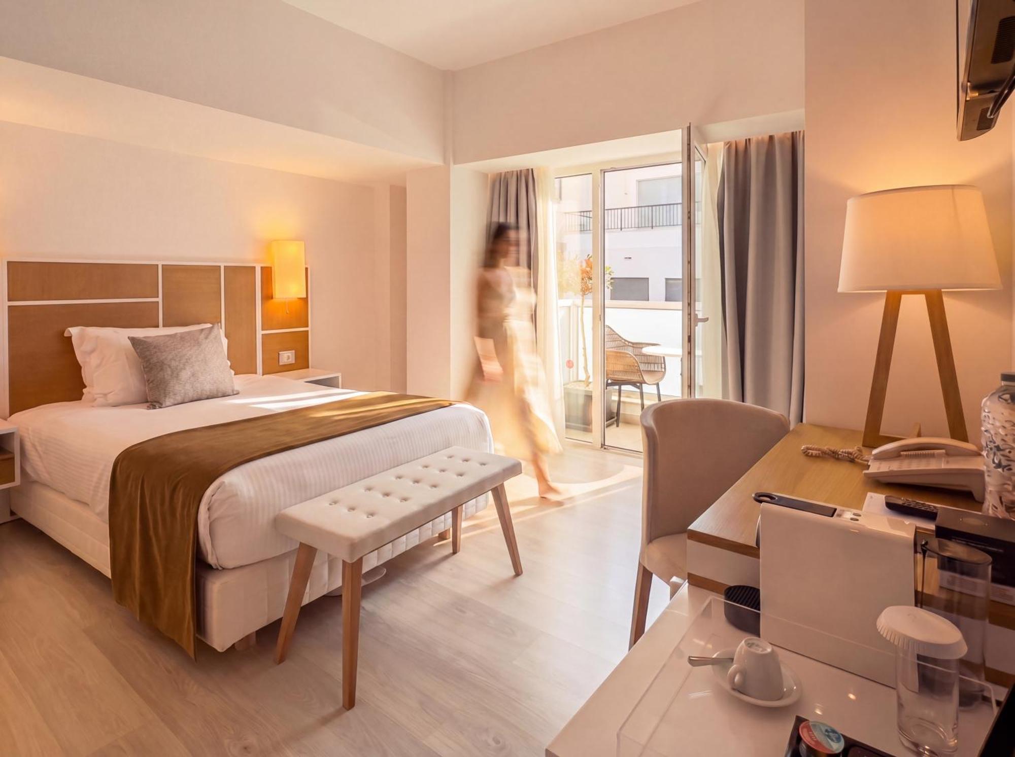 Eco Chic Single Room with Private Balcony