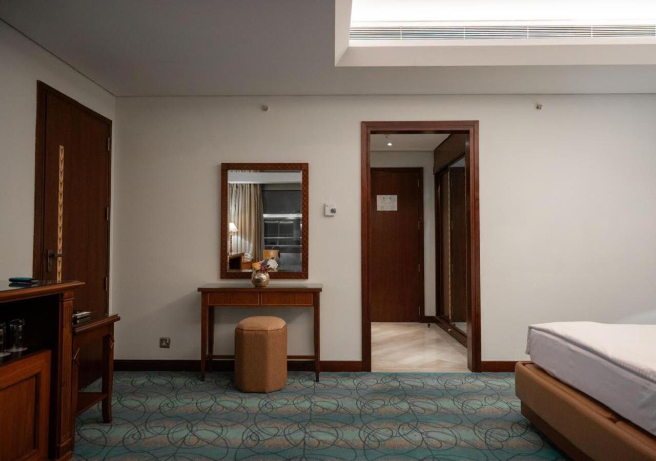 Atrium King (Inside Hotel view)