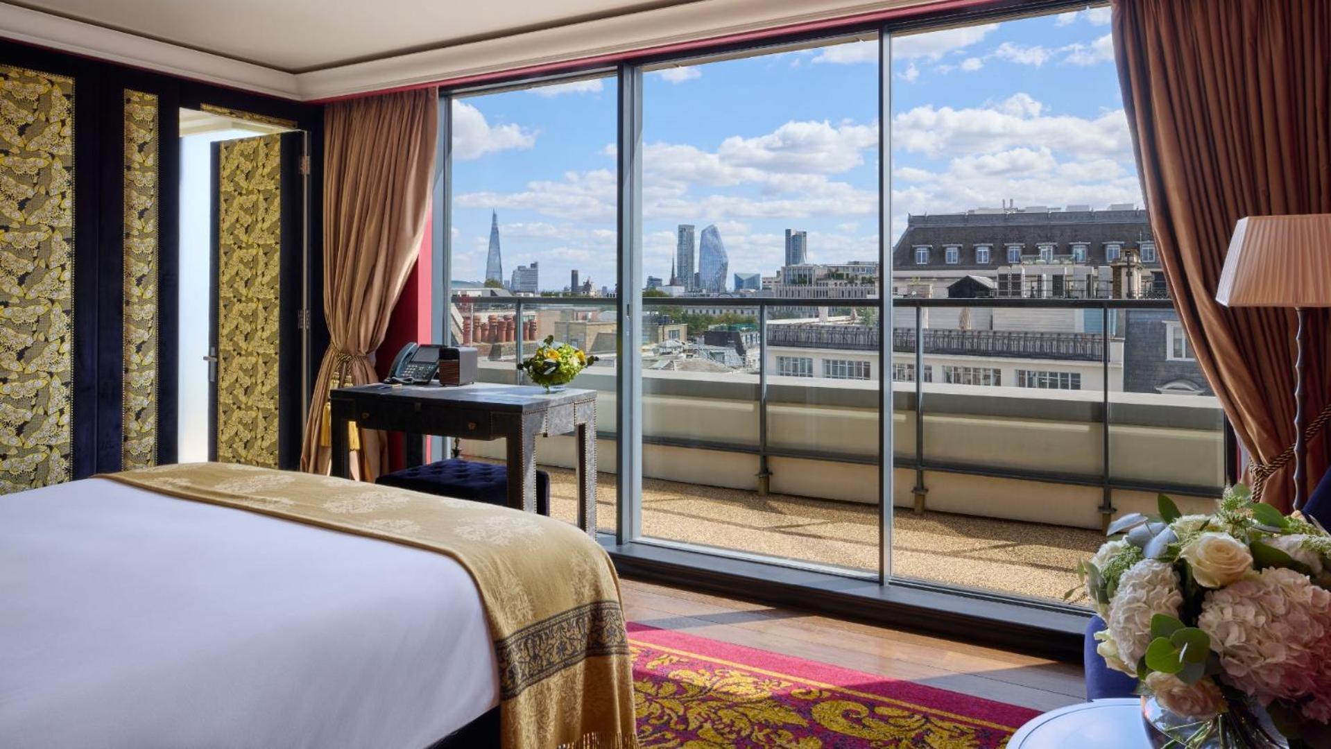 Suite Deluxe con balcón