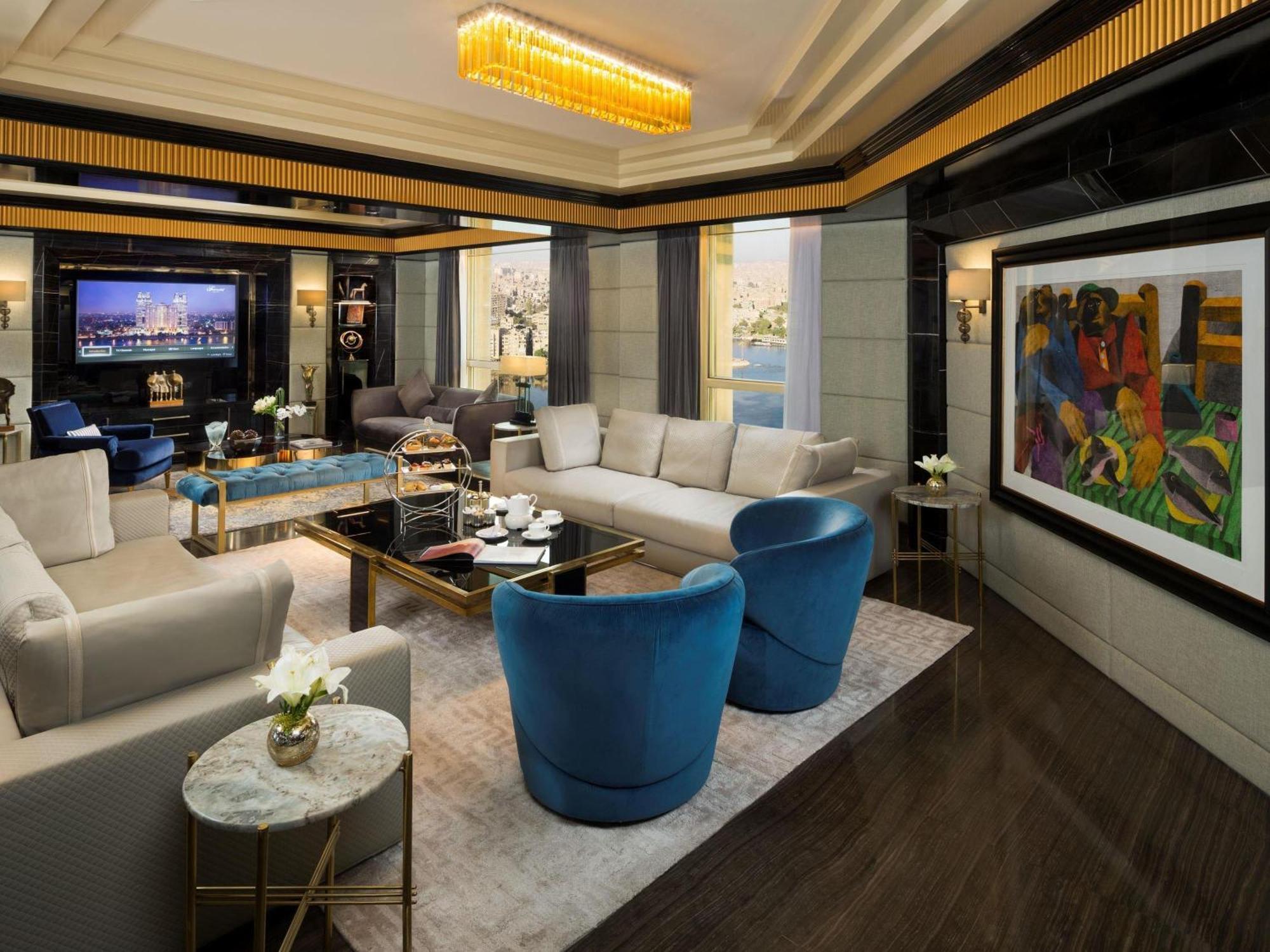 Suite Presidencial - Acceso al salón