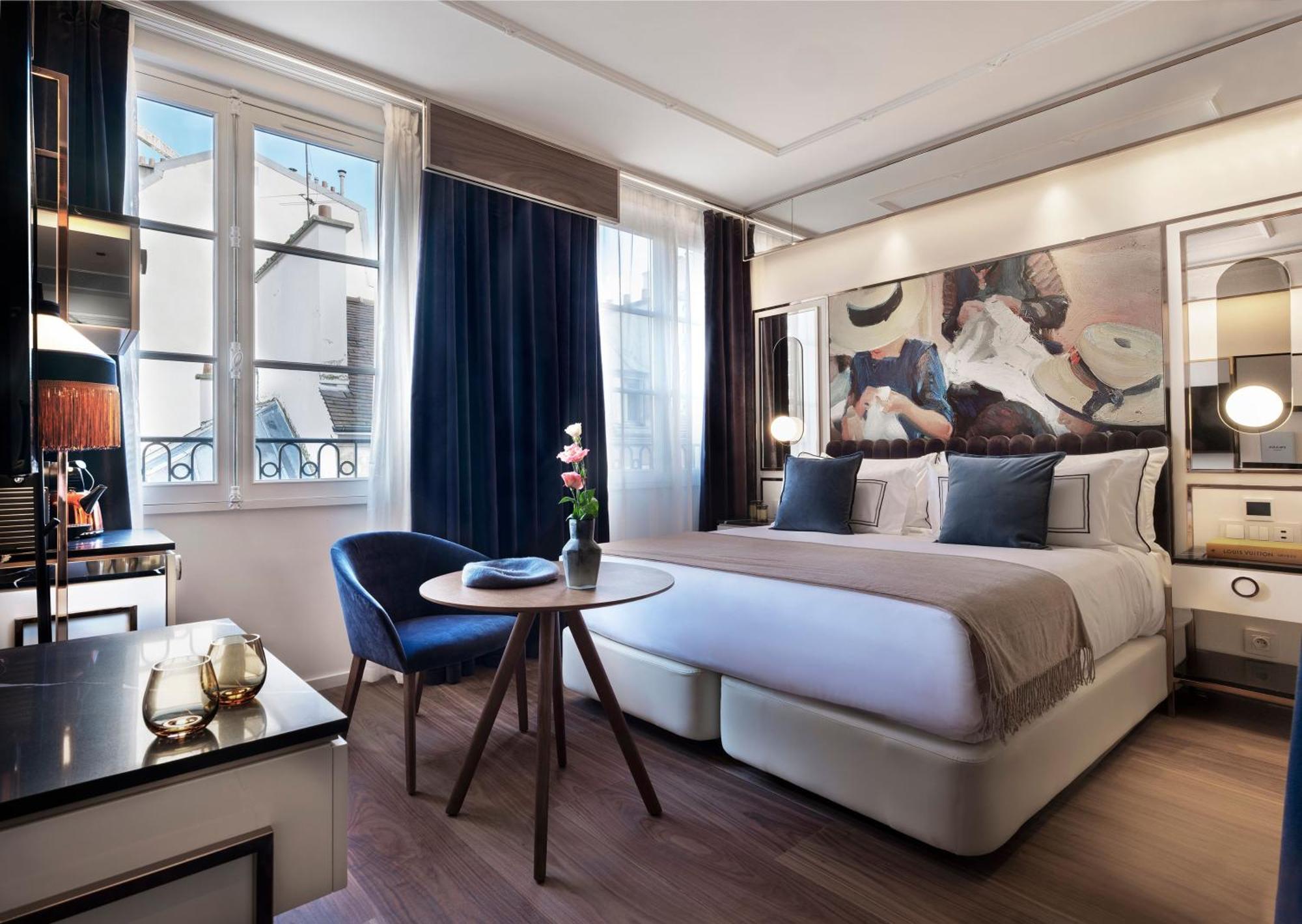 Superior Room with partial Notre Dame View