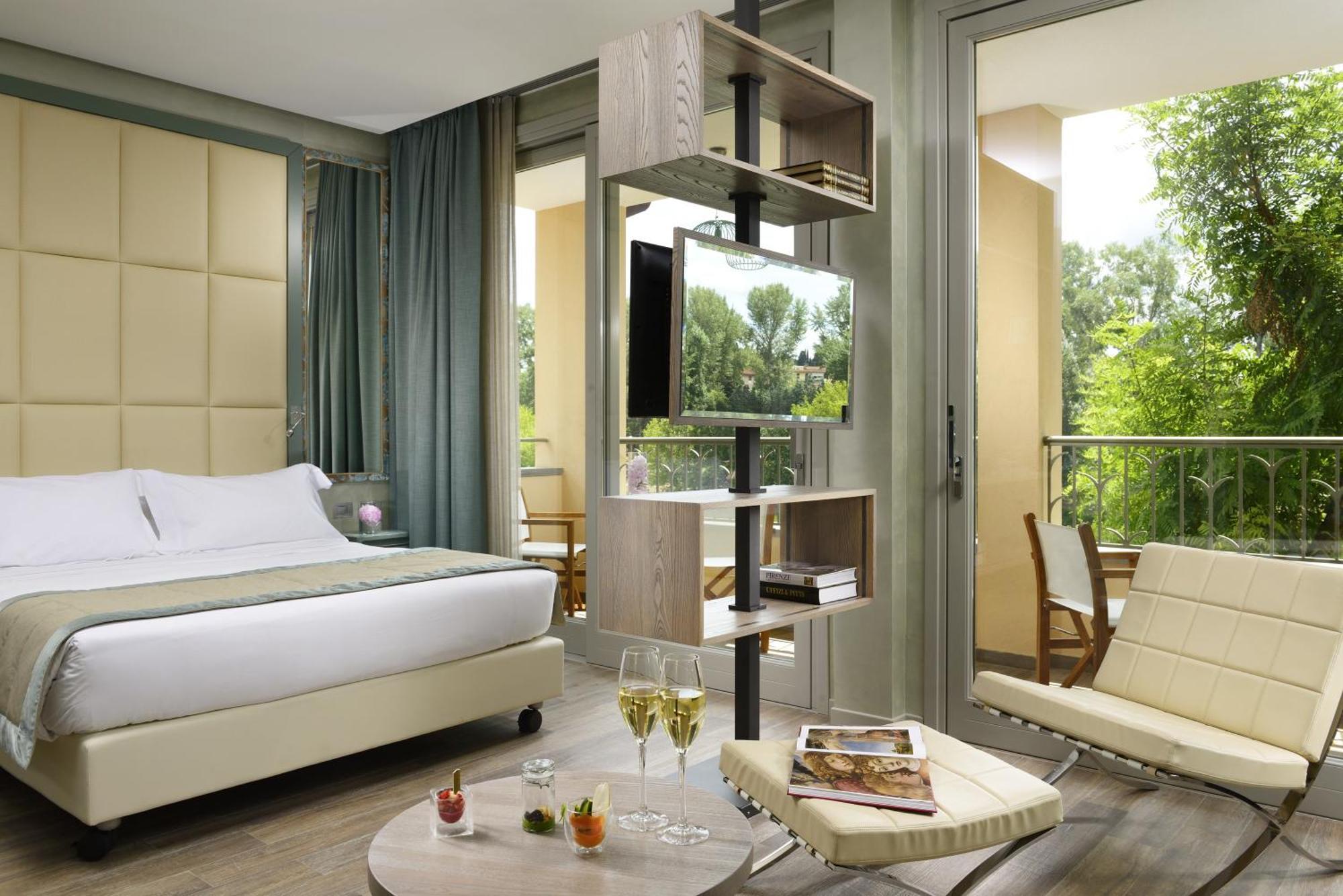 Suite Junior con balcón y vistas al río