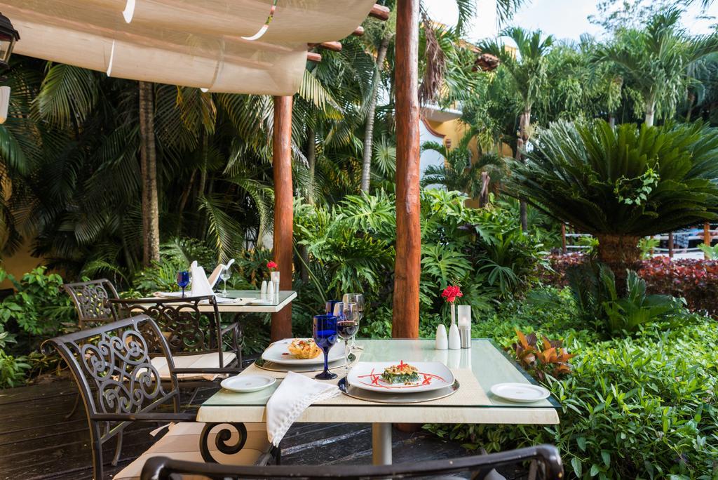 Alojamiento Royal Level de lujo (2 adultos + 1 niño)