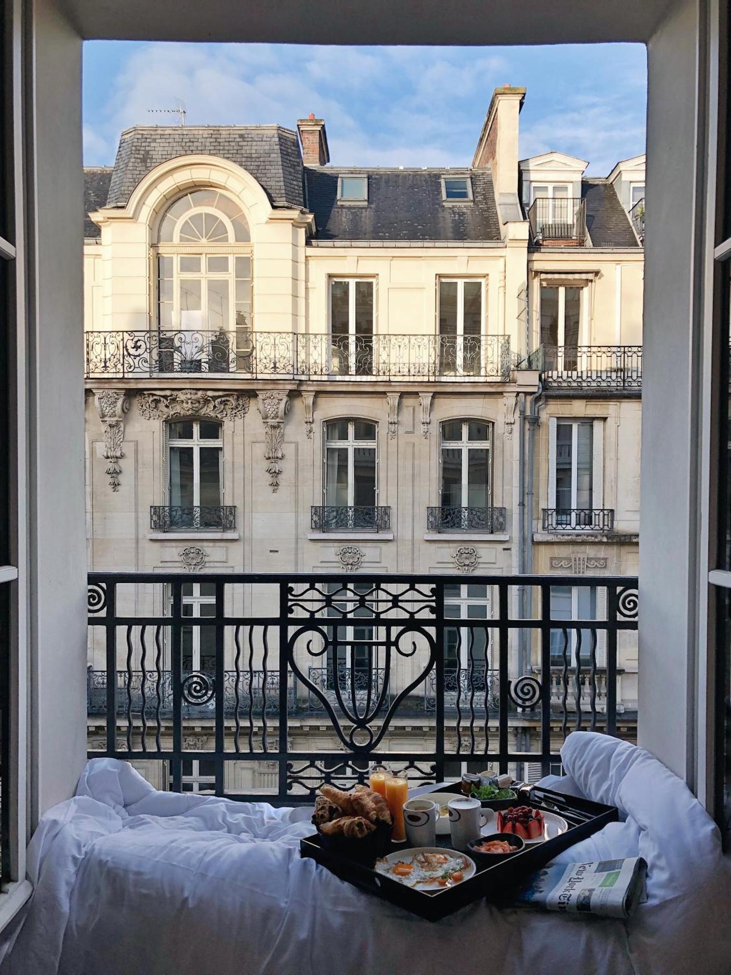 Habitación Doble Deluxe con vistas a la Torre Eiffel
