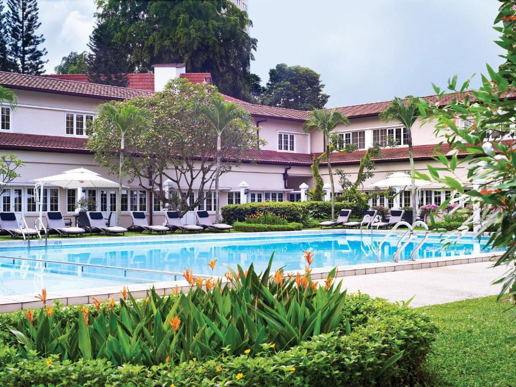 Suite junto a la piscina
