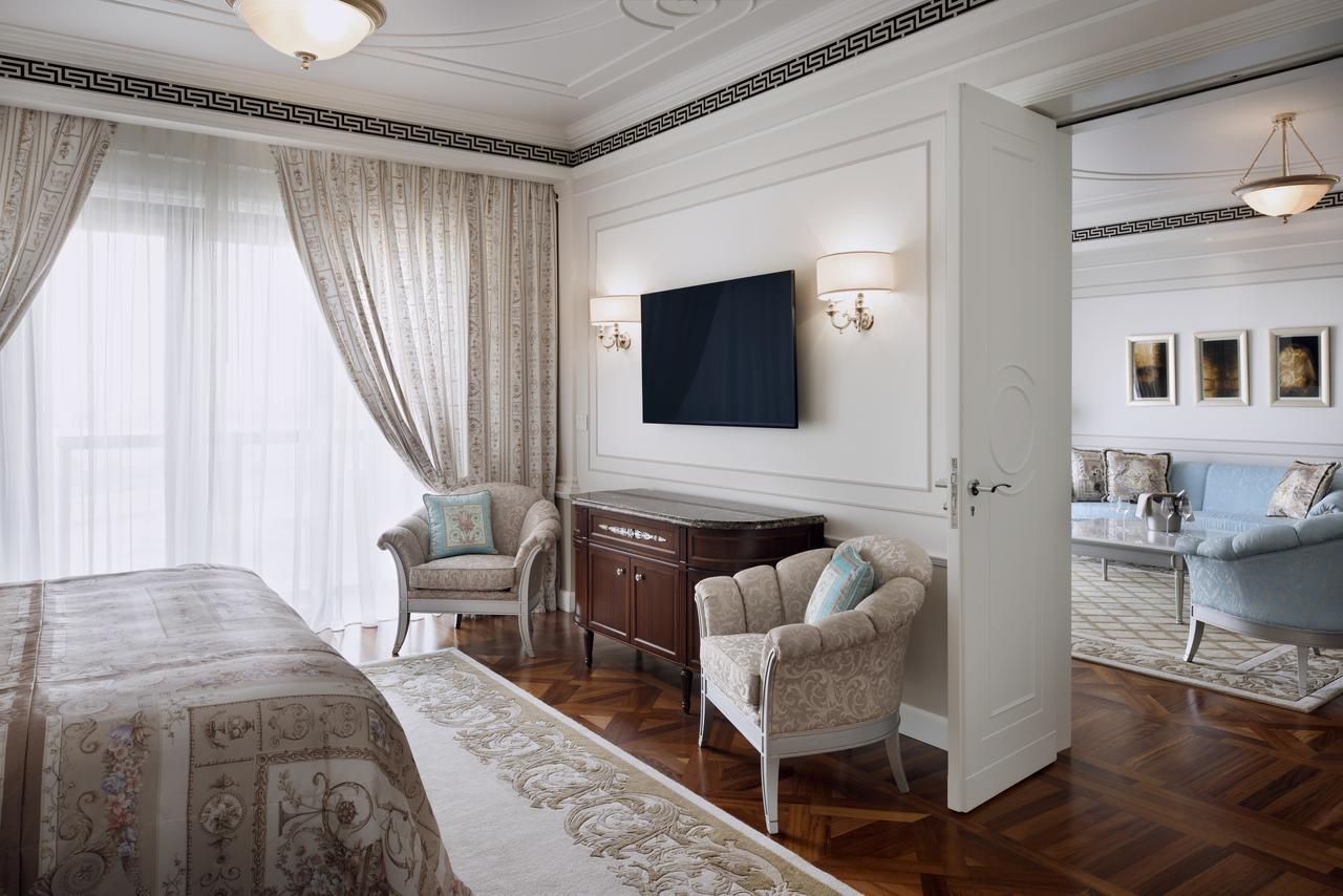Grand Suite City View Guaranteed Upgrade to next room type 4pm Late Check-out subj to availability F&B excl Q's Brunch room dining Book one SPA treatment 1 applicable stays until 25 May 2026