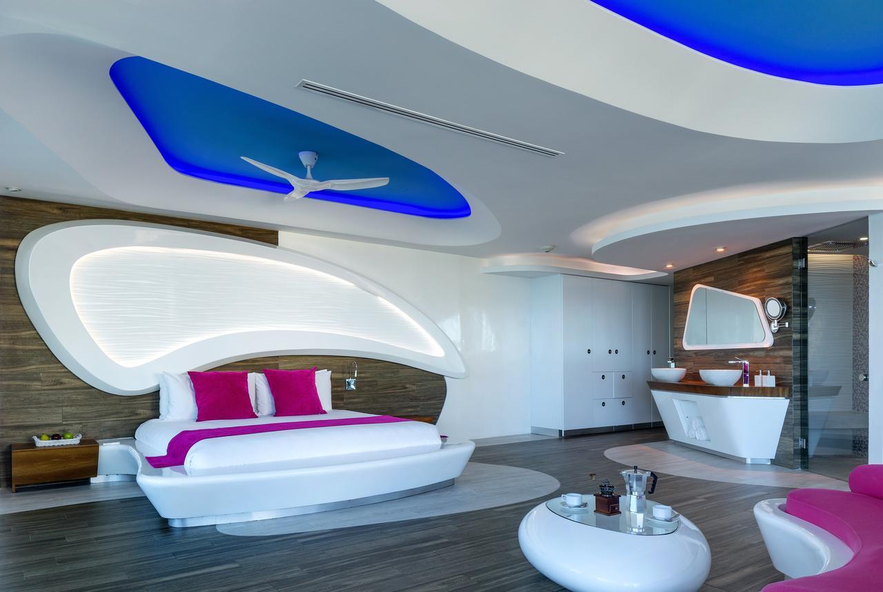 Suite Deluxe con vistas parciales al océano (4 personas)