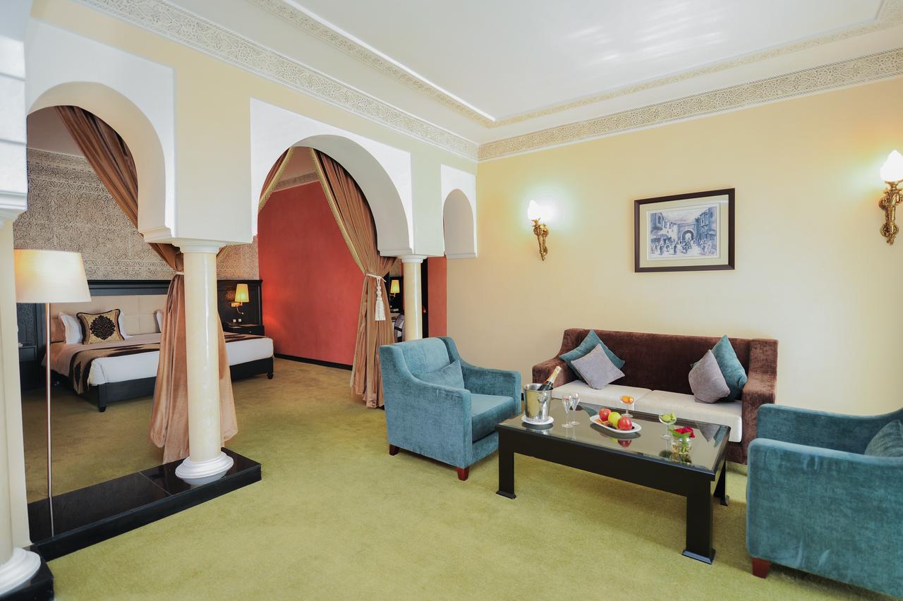 Deluxe Junior Suite,669670713:JPEG