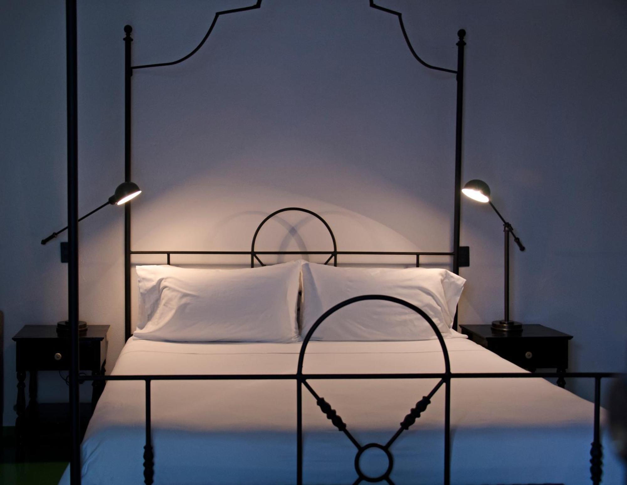 Suite with Hot Tub,940316410:JPEG