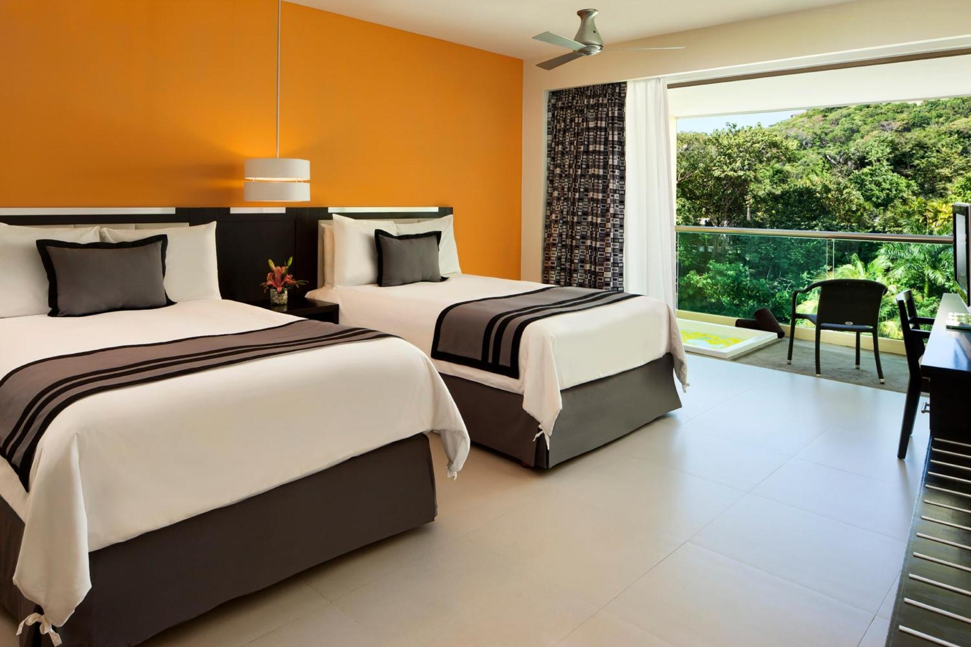 Habitación Doble Deluxe con vistas tropicales y bañera de hidromasaje