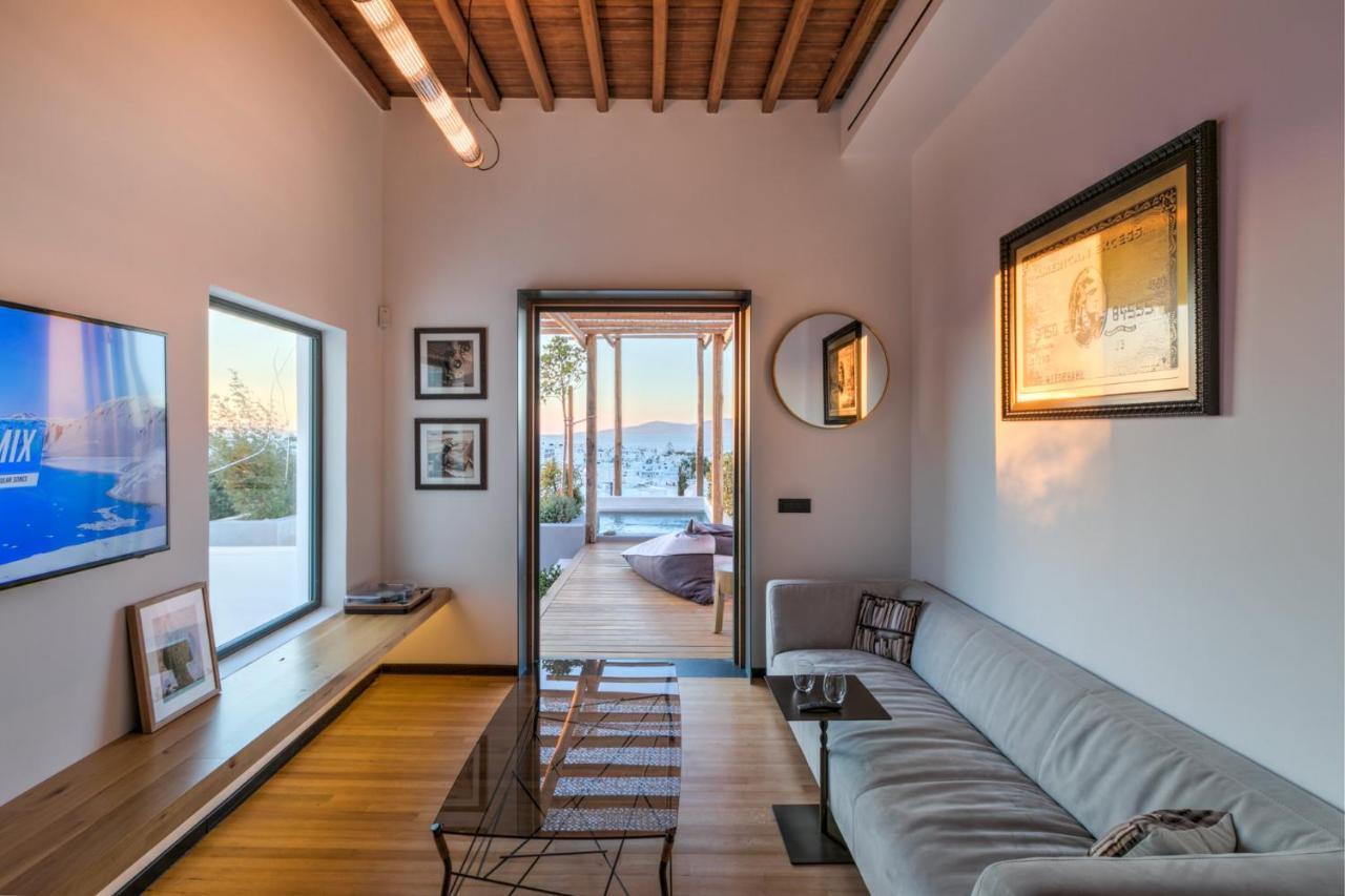 7 Bedroom Nextdoor Villa (3 meters from main hotel - sleeps 19 people)