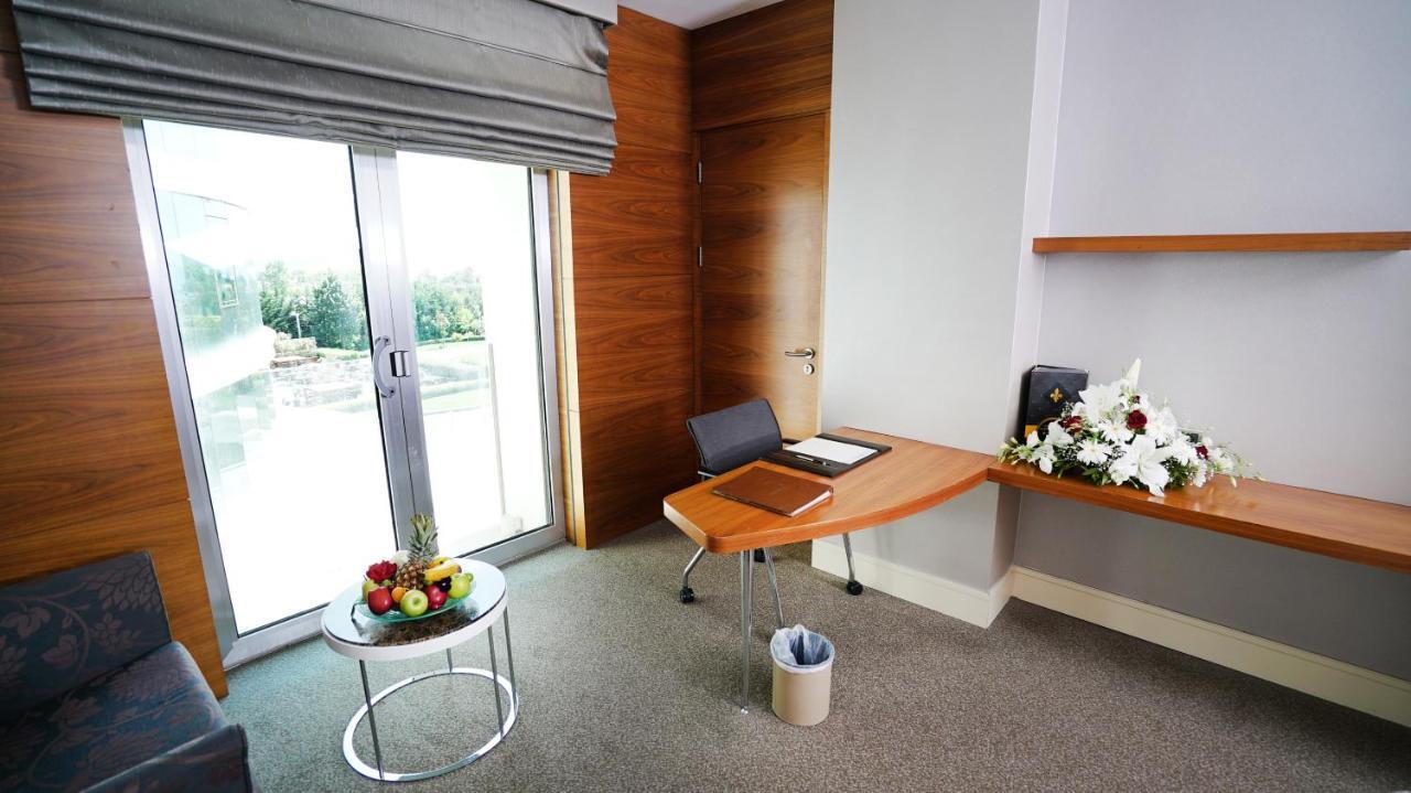 Habitación Doble Superior Comunicada con vistas parciales al mar - 2 camas
