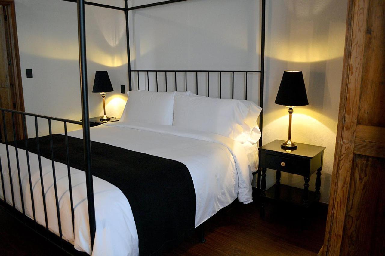 Suite,940314484:JPEG