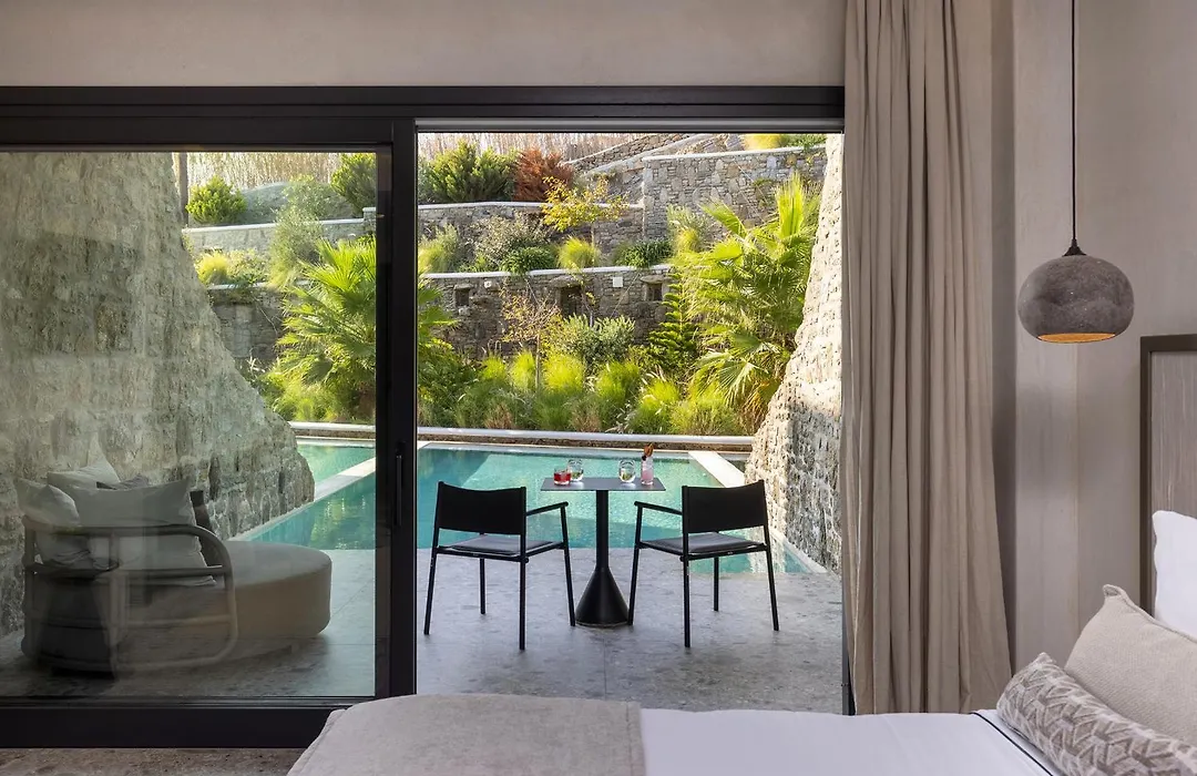 Aeonic Suites And Spa-1