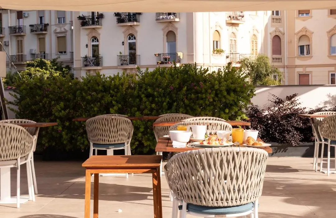 De Bonart Naples, Curio Collection By Hilton-1