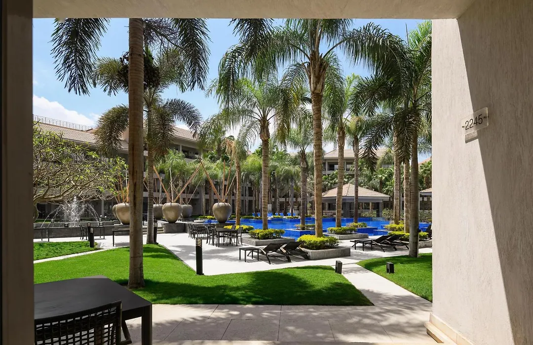 Dusit Thani Lakeview Cairo-1
