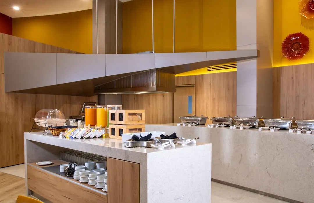Holiday Inn Monterrey-Parque Fundidora, an IHG Hotel-1
