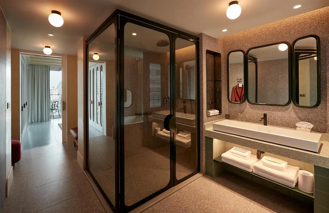 The Standard, Bangkok Mahanakhon-1