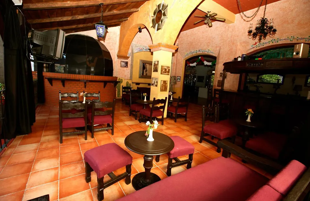 Hotel Montetaxco-1