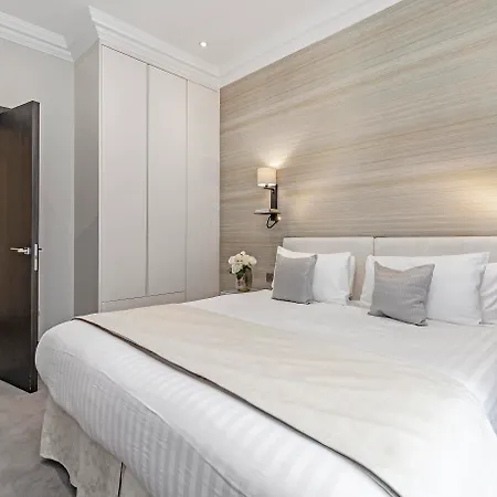130 Queen'S Gate Apartments-2