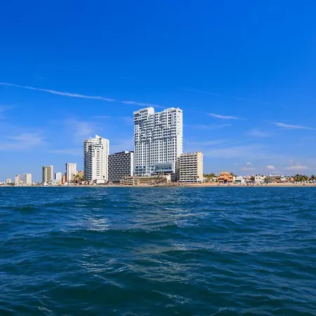 Courtyard By Marriott Mazatlan Beach Resort-3