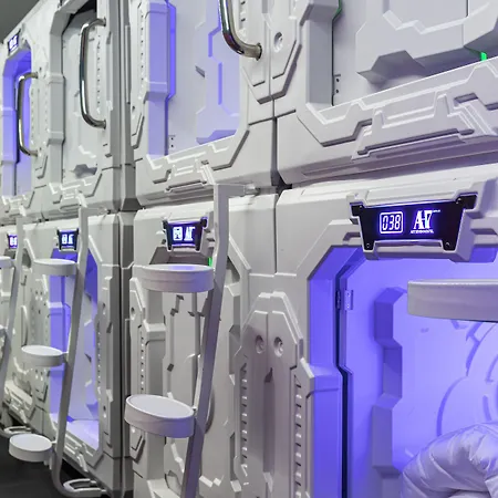 Art Seven Hostel Capsules-3