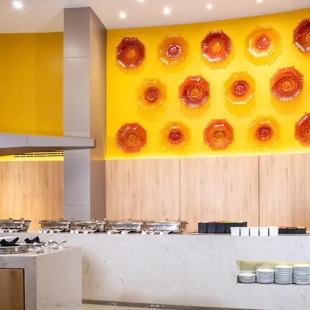 Holiday Inn Monterrey-Parque Fundidora, an IHG Hotel-2
