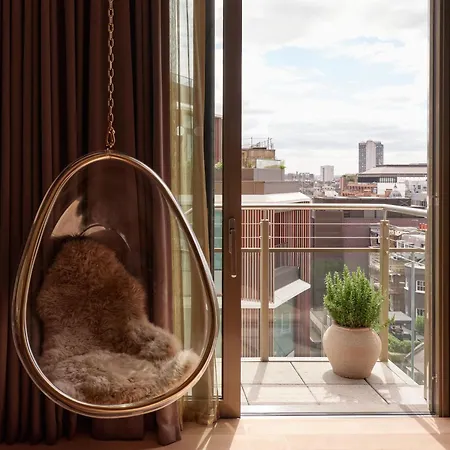 The Botree London, Curio Collection By Hilton-3