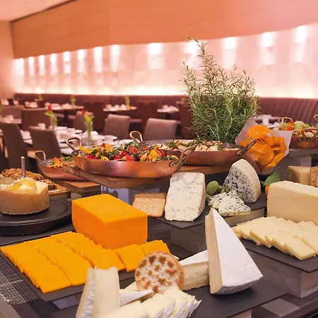 Moevenpick Hotel & Apartments Bur Dubai-3
