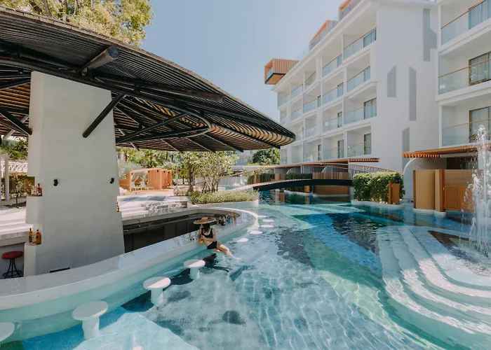 Hotel Andaman Embrace Patong, Phuket