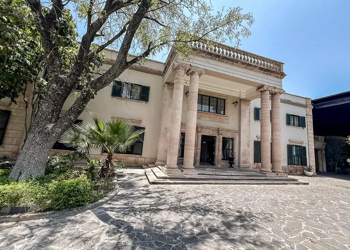 Hotel Mansion E. Borbon León