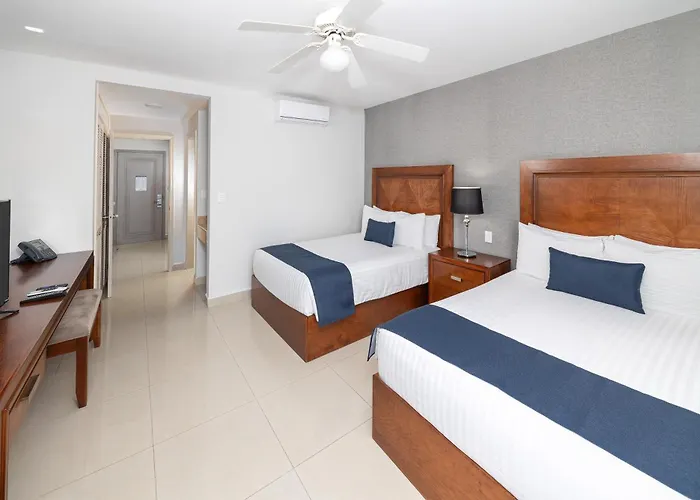 Hotel Suites Mexico Plaza Campestre León