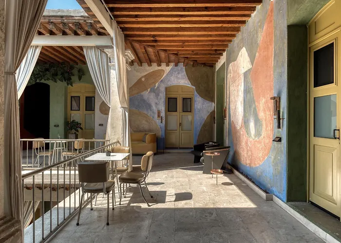 Hotel Pug Seal Oaxaca