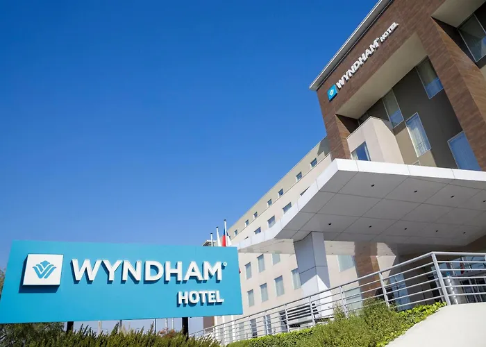 Hotel La Quinta by Wyndham Santiago Aeropuerto