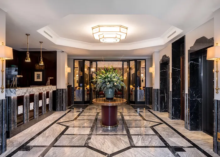 The One Monumental Palace OOporto