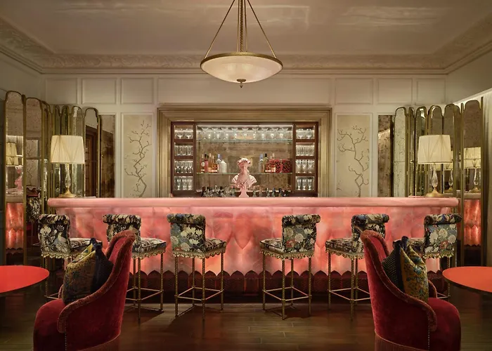 Maxwell Reserve Singapore, Autograph Collection