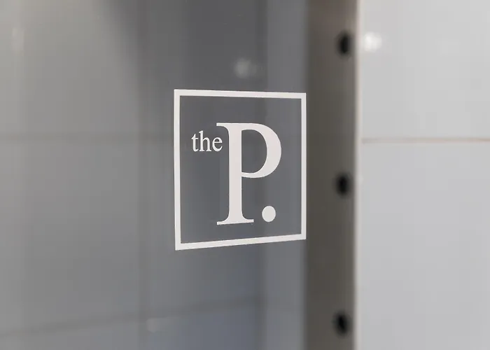The Pinnacle Atenas