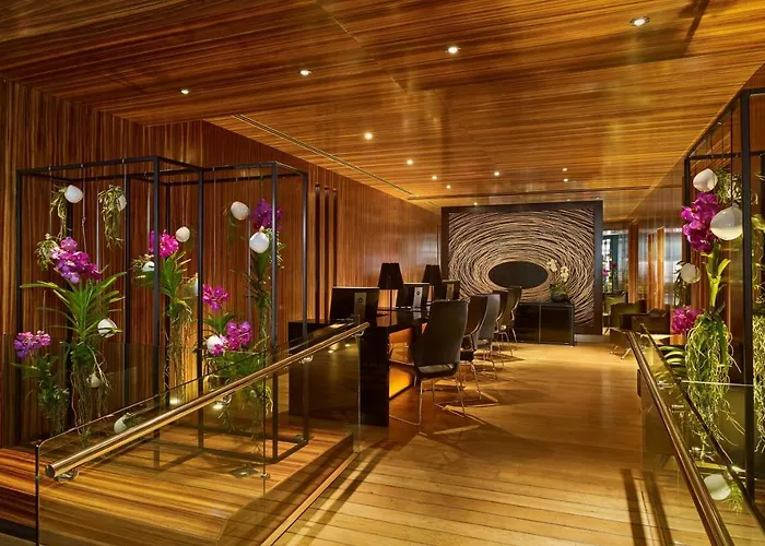 Plaza on the River Club&Residencia Londres